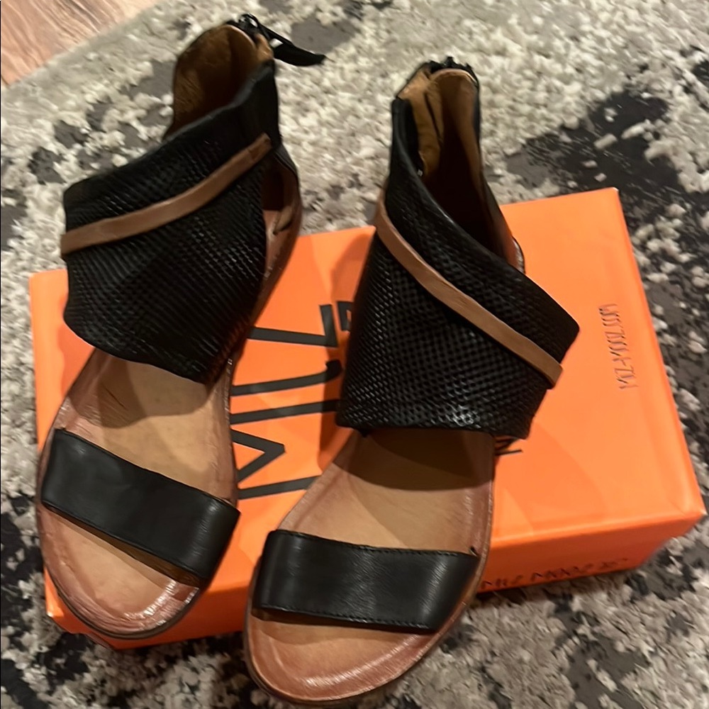 New! Miz Mooz Franca Black and Tan Sandals